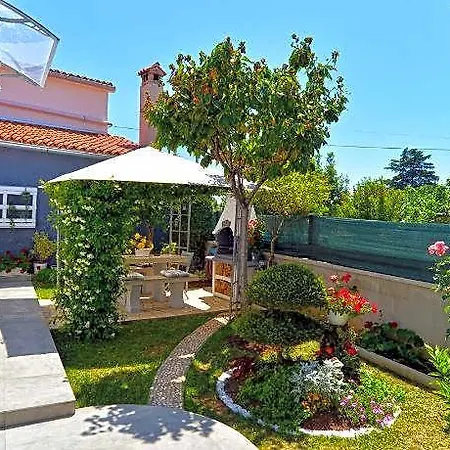 1363 Hotel 4*