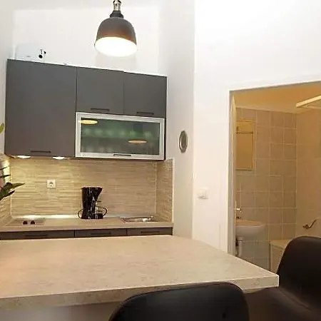 1363 Hotel 4*